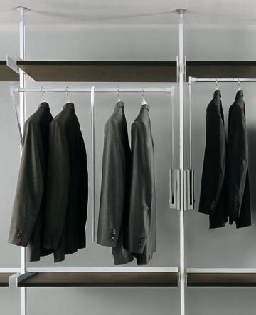 Das Regal auf dem Rahmen aus Aluminium mit Glasböden Zenit, Rimadesio