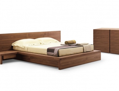 Doppelbett auf einem Rahmen aus Massivholz Como, Riva 1920