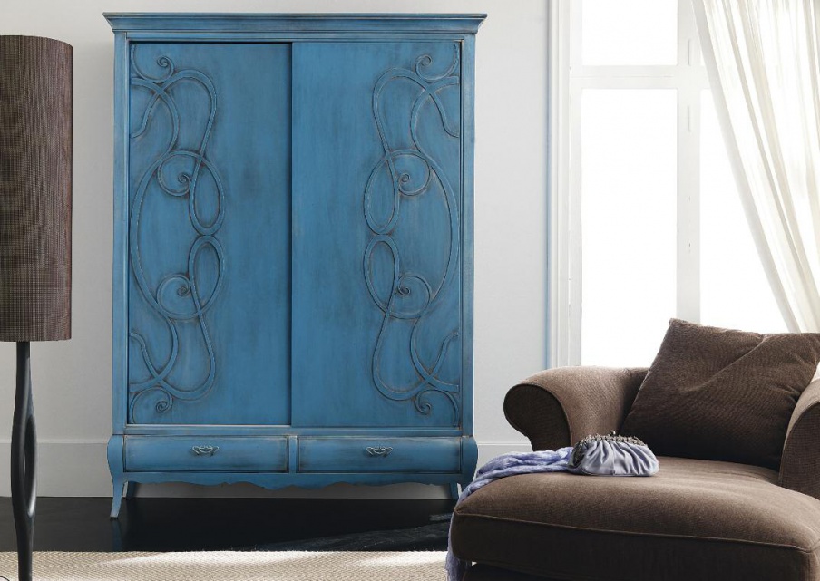 Kleiderschrank, Flai