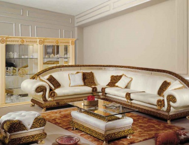 Garnitur für das Wohnzimmer, Sofa, Tisch, Hocker, Gregori