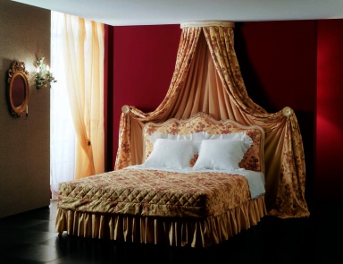 Doppelbett mit Baldachin, Salda