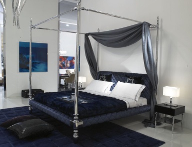 Doppelbett mit Metallbeinen, IPE Cavalli (Himmelbett)