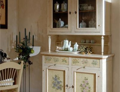 Buffet mit einer verglasten Fassade, Arcari (die Möbel in der Kantine Provence)