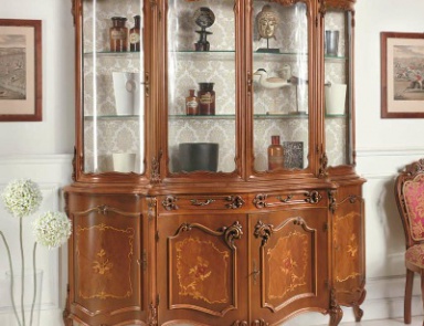 Buffet mit einer verglasten Fassade, Stile Elisa