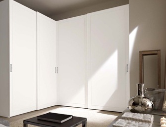 Eckschrank mit Schiebetüren, Benedetti