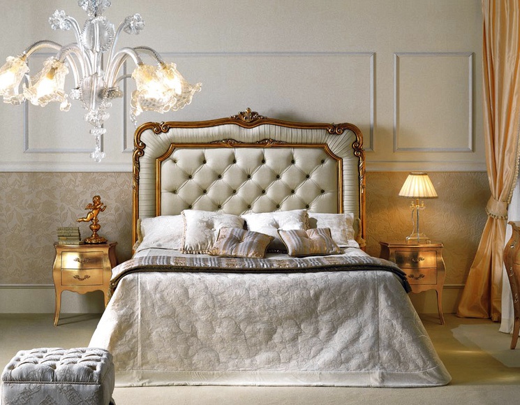 Doppelbett mit hohem Kopfteil, Antonelli Moravio