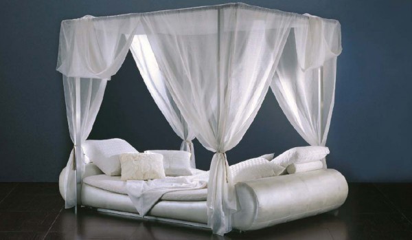 Bett INTRIGO