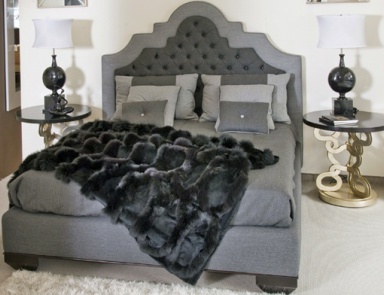 Doppelbett mit hohem Kopfteil, Wama
