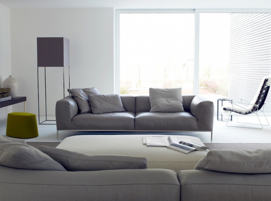 Dreibettzimmer Sofa auf einem Rahmen aus Metall Frank, B&B Italia