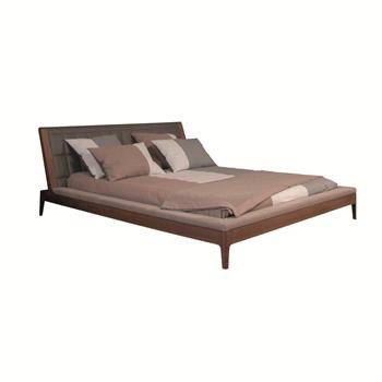 Bett Bed Echoes