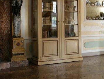 Vitrine mit verglasten Fassade des Ca' D ' Oro