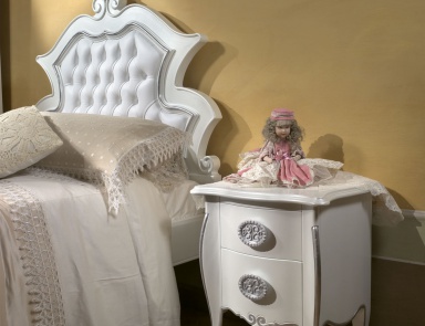 Nachttisch in Baby-Fabrik Arca (Bett-Tisch Beistelltisch, Italien)