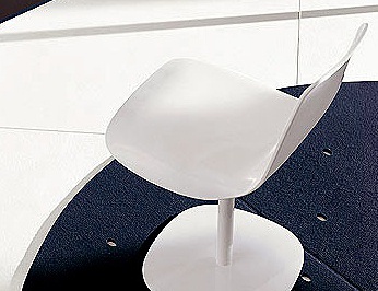 Stuhl auf einem Rahmen aus verchromtem Stahl Lei tech, Bonaldo