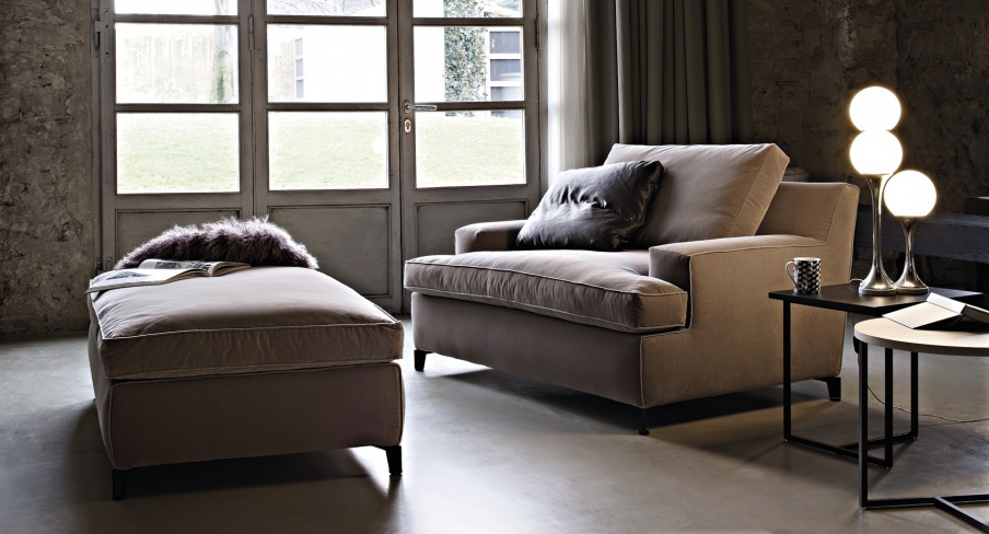 Hocker mit Rahmen aus Holz Füllstoff aus Polyurethanschaum und Polsterung aus Textil-Stoff Malta, Arketipo