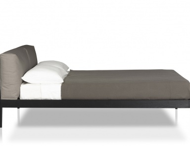 Doppelbett mit Metallbeinen Shin, Porro