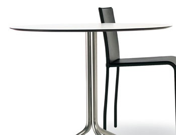 Tisch mit Basis aus Stahl und Tischplatte aus Holz oder Kunststoff Agratable, Accademia