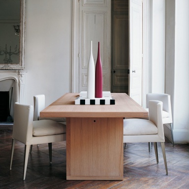 Tisch Simposio
