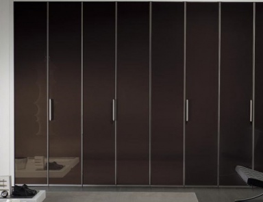 Kleiderschrank, Olivieri