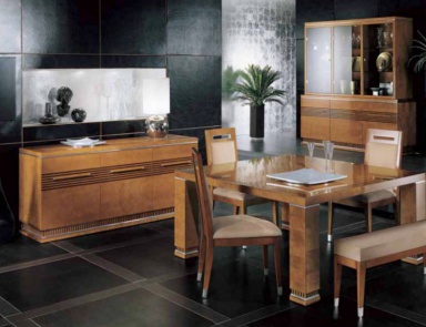 Die Garnitur für das Esszimmer in Lack-Veredelung, Giorgio Collection