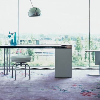 Der Hocker LC8