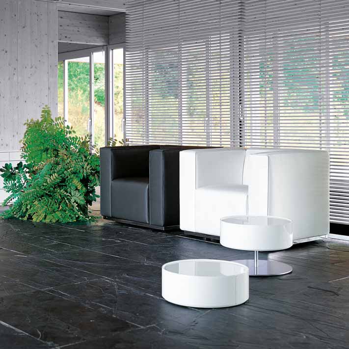 Stuhl mit Armlehnen 180 BLOX, Cassina