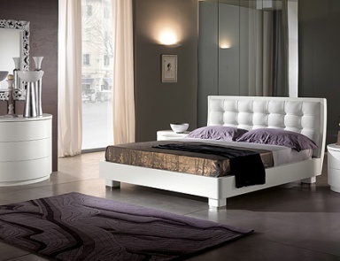 Bett Dama, Saber