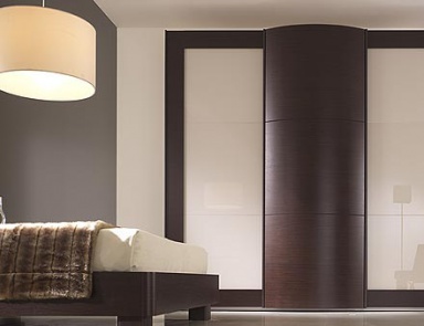 Schrank Brio, Saber