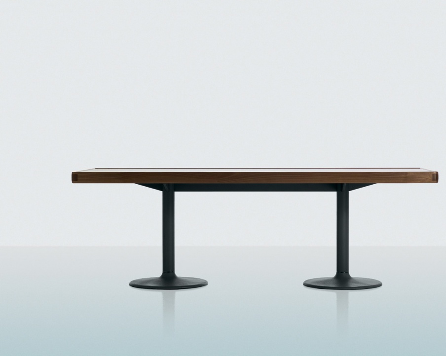 Esstisch LC11-P auf Metallrahmen, Cassina