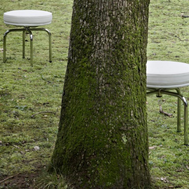 Der Hocker LC8 OUTDOOR