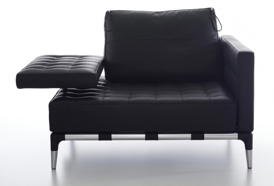 Sessel auf metallischem Untergrund 241 PRIVE, Cassina