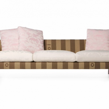 Sofa Naked