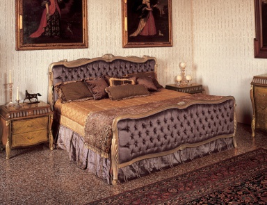 Doppelbett mit hohem Kopfteil, mit Vergoldung und Schnitzwerk, Angello Cappellini (Bett mit Fußteil)