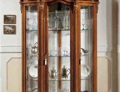 Vitrine mit verglasten Türen, Sangiorigo