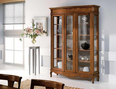 Vitrine mit verglasten Türen, Sangiorigo