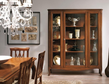 Schaufenster mit Schwingtüren, Sangiorigo