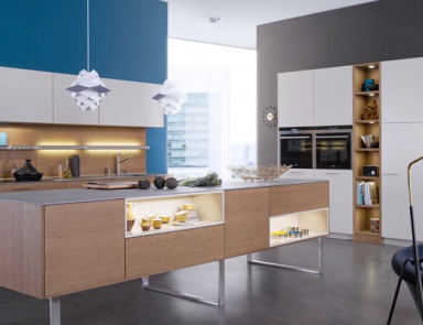 Garnitur für die Küche aus Massivholz, Leicht Kuechen AG (die Küche ist Modern, Italien )