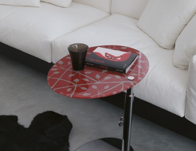 Couchtisch auf justierbarem Fuß mit Glas-Topp Side, Porada