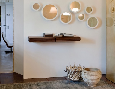 Konsole Handarbeit aus massivem Holz mit geschweiften Elementen