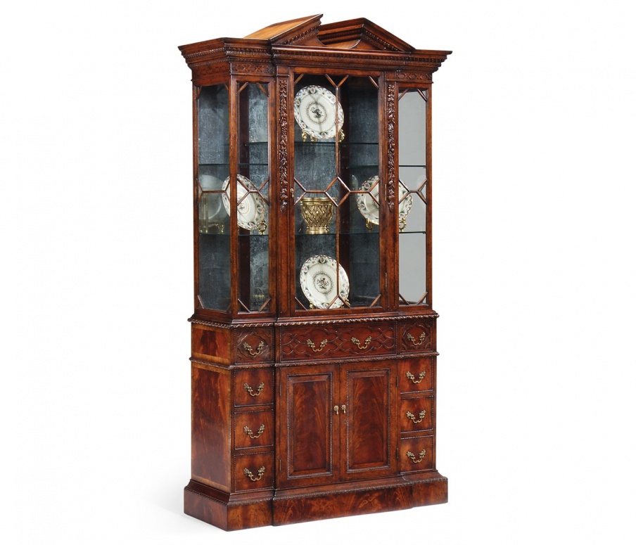 Sideboard mit geschnitzten Dekor Buckingham, Jonathan Charles