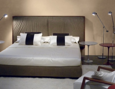 Doppelbett mit gepolstertem Kopfteil Effi, Besana