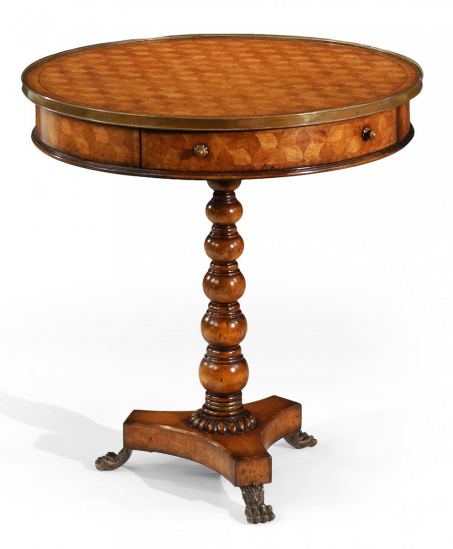 Beistelltisch für eine Lampe einer Figur auf der Grundlage von Windsor, Jonathan Charles
