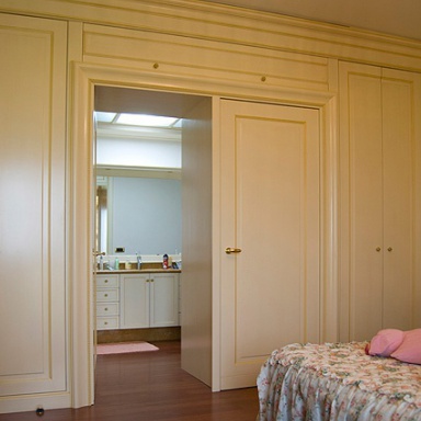 Schlafzimmer (für das Schlafzimmer eingerichtet) Tomio