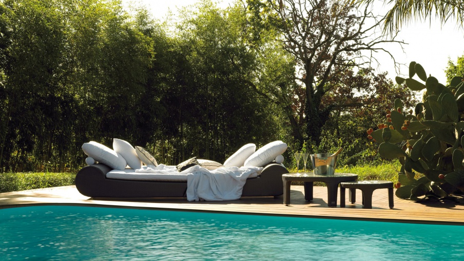 Sonnenliege Intrigo aus Rattan