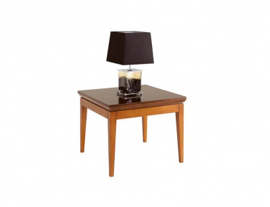 Niedriger Tisch aus massivem Holz, Selva