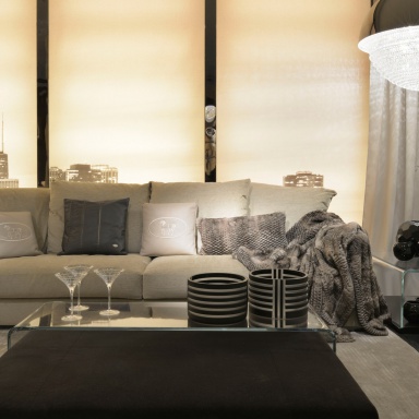 Dreibettzimmer Sofa