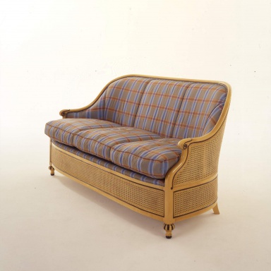 Dreibettzimmer Couch Wien