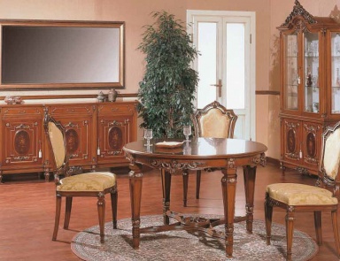 Die Garnitur für das Esszimmer aus massivem Nussbaum, Fratelli Radice