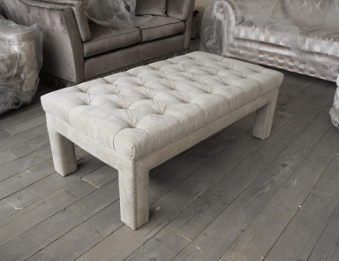 Hocker mit Rahmen aus Naturholz Giasone, TreCi Salotti