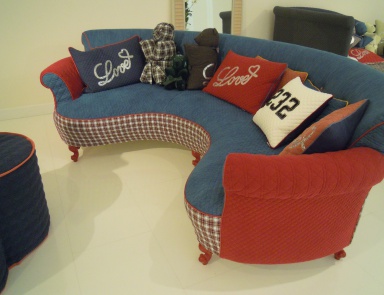 Sofa halbrund blau-roten textilbezügen Fagiolo, Halley (halbrunde Sofa rund)