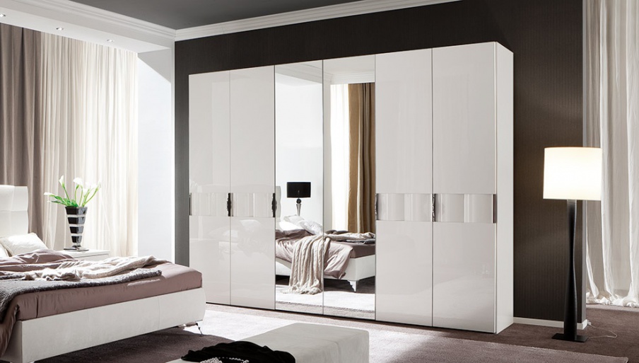 Kleiderschrank aus der Kollektion Dune Luxury, von der italienischen